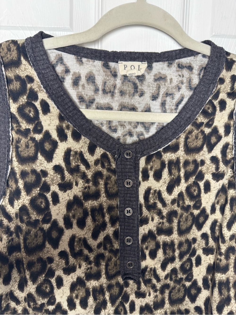 POL Cropped Button-Down Henley Tank Top Leopard Print Women’s Large Boho Grunge - Picture 2 of 10